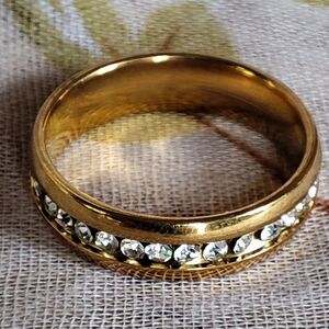 Gold Tone Wash Stainless Steel Unisex Size 10 3/4 Clear Stone Band Ring NWOT